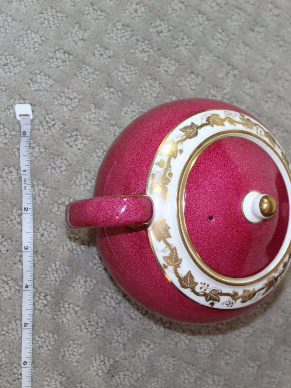 Wedgwood Whitehall W3994 Bone China Powder Ruby Tea Pot